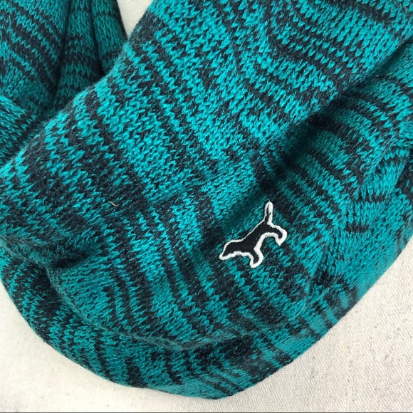 Victoria’s Secret PINK infinity scarf - Picture 4 of 9